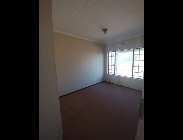 2 BEDROOM TOWNHOUSE FOR SALE IN SONNEVELD